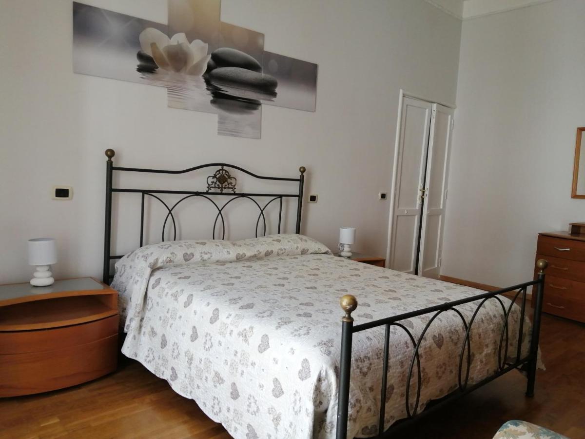 Residenza Regina Margherita Castellammare di Stabia Exterior foto